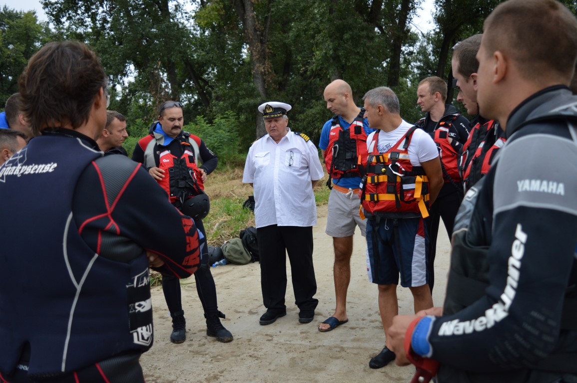OBUKA PRIPADNIKA SEKTORA ZA VANREDNE SITUACIJE style=